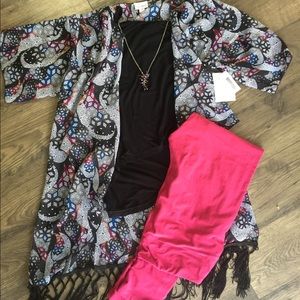 Lularoe Monroe kimono